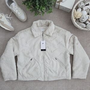 Nike Women's Sportswear Essentials Printed Plush Faux Fur Jacket Size Large
